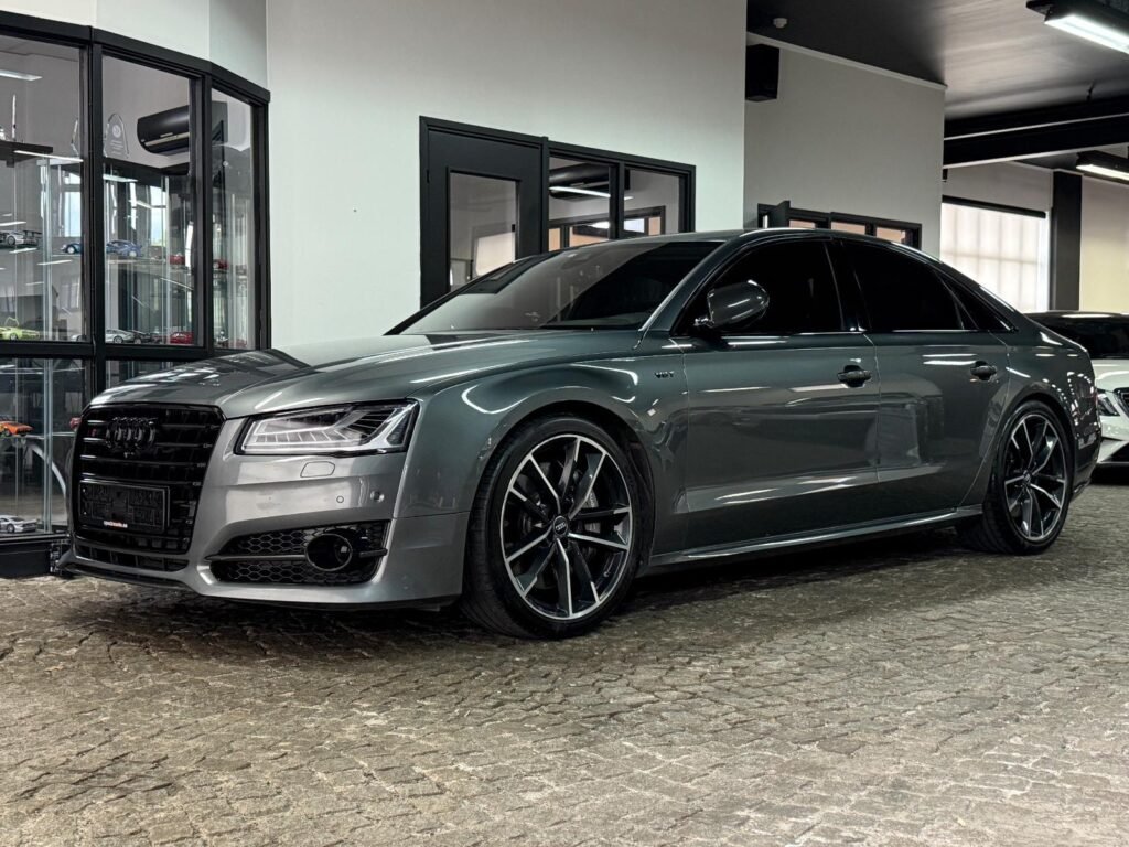 Audi S8 Plus